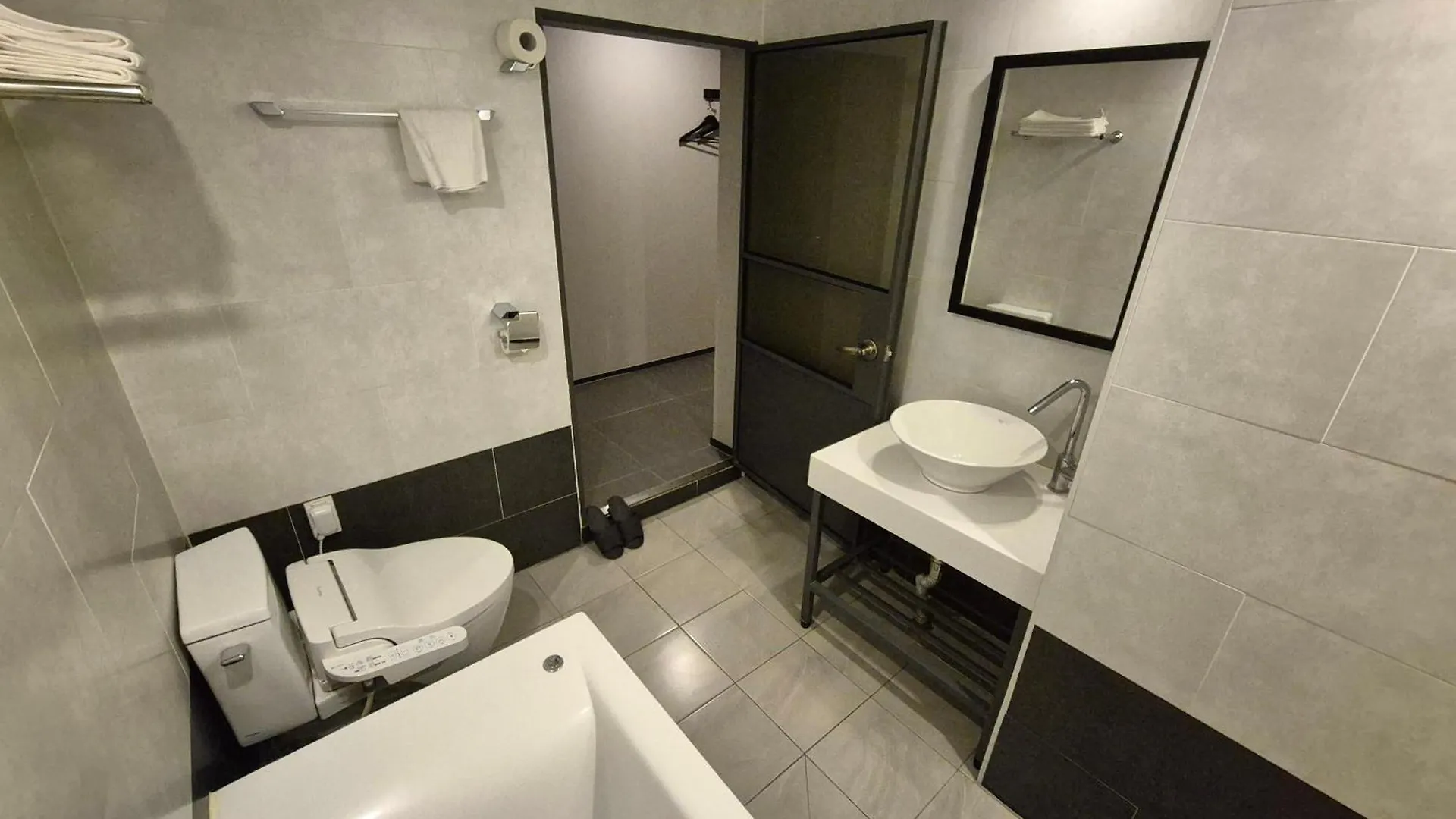No. 25 Hotel Myeongji Ocean City Branch Business Busan
